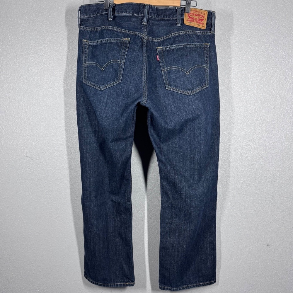 EUC Levis 559 Relaxed Straight Jeans Mens 38x32 Dark‎ Wash Denim 559-0202 - Picture 2 of 9